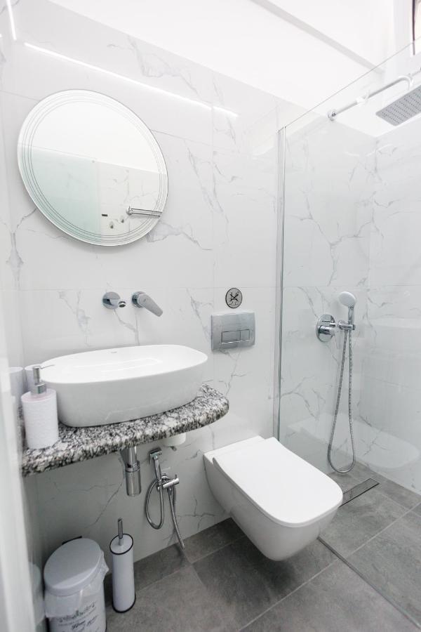 Theodora Apartments Avía المظهر الخارجي الصورة