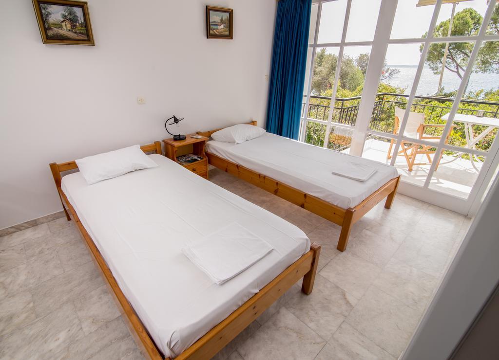 Theodora Apartments Avía المظهر الخارجي الصورة